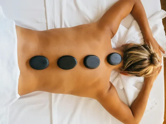 Masaje con piedras calientes 80 minutos + Facial limpieza Hotel B Unique Cozumel Masaje con piedras calientes 80 minutos + Facial limpieza Hotel B Unique Cozumel